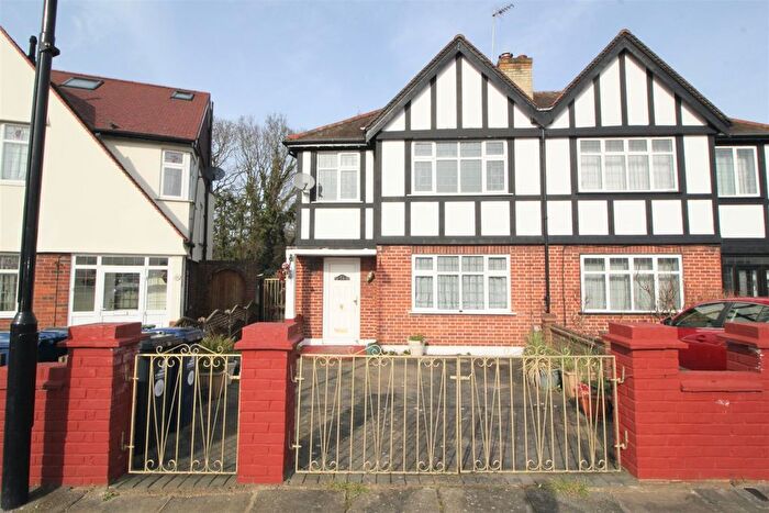 3 Bedroom Semi Detached House For Sale In Chinnor Crescent, Greenford, UB6