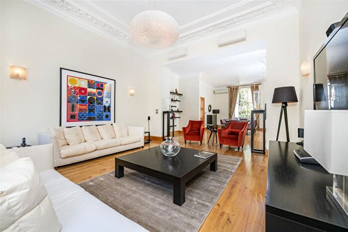 3 Bedroom Maisonette To Rent In Eaton Place, London, SW1X