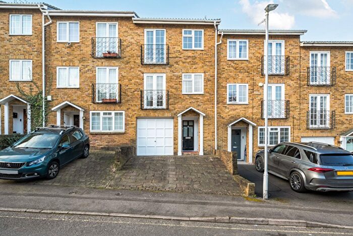 3 Bedroom Terraced House For Sale In Boyd Close, Kingston Upon Thames, KT2