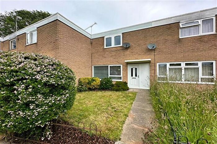 3 Bedroom Terraced House To Rent In Bedroom Terraced House In Farnborough, GU14
