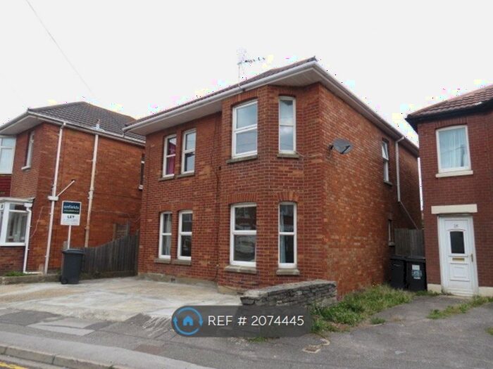 6 Bedroom Detached House To Rent In Ensbury Park Road, Bournemouth, BH9