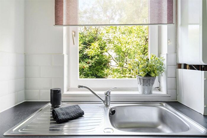 1 Bedroom Flat To Rent In Heriot Hill Terrace, Edinburgh, EH7