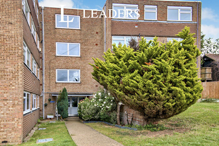 2 Bedroom Flat To Rent In Tern Way, Brentwood, Essex, CM14