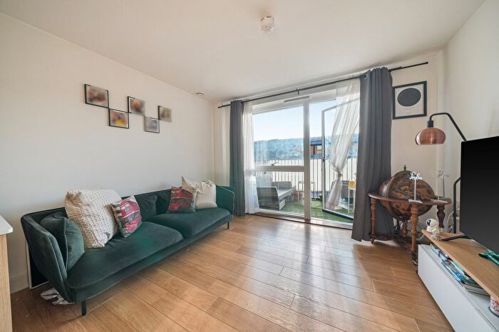 1 Bedroom Flat For Sale In Carney Place, London, SW9