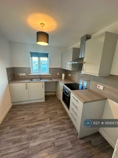 2 Bedroom Flat To Rent In Valley Court, Hamilton, ML3