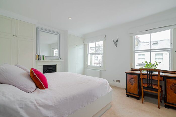 3 Bedroom Terraced House For Sale In Lillian Road, London, SW13