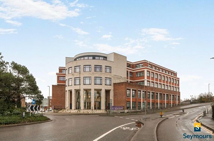 2 Bedroom Apartment To Rent In Chertsey, Surrey, KT16