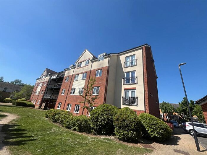 2 Bedroom Apartment To Rent In Hollybrook Park, Bristol, BS15
