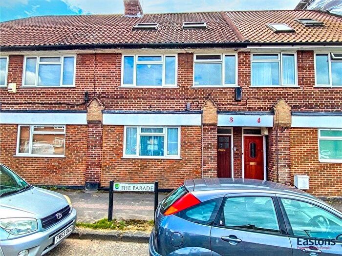 1 Bedroom Flat For Sale In The Parade, Spa Drive, KT18