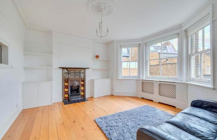2 Bedroom Flat To Rent In Marylebone Lane, Marylebone, London, W1U