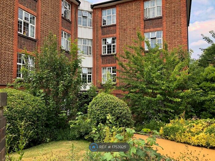 3 Bedroom Flat To Rent In Daver Court, London, W5