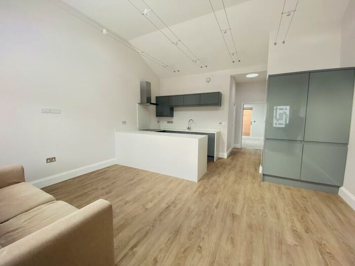 1 Bedroom Bungalow To Rent In The Glade, Enfield, EN2