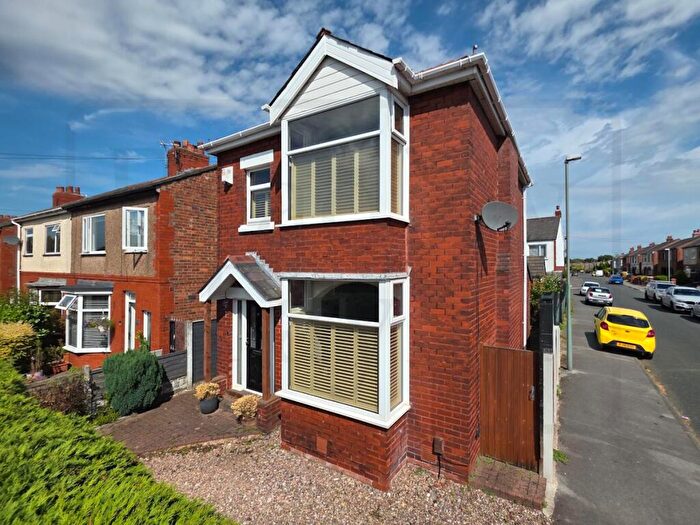 3 Bedroom Detached House For Sale In Bristol Avenue, Farington, Leyland, PR25