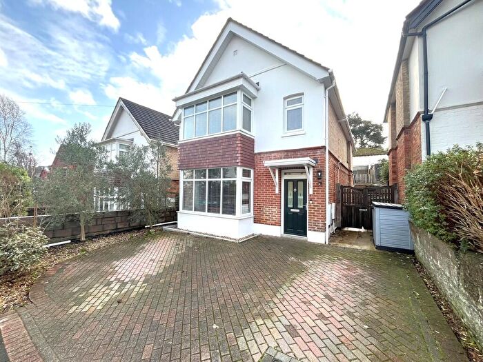 4 Bedroom Detached House For Sale In Vale Road, Alexandra Park, BH14