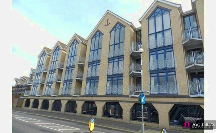 2 Bedroom Flat To Rent In Valetta Way, Rochester, ME1