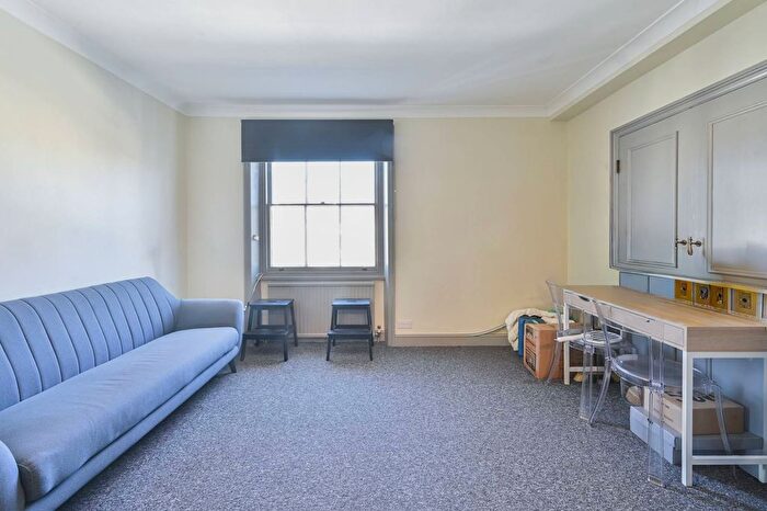 2 Bedroom Flat To Rent In Southwell Gardens, South Kensington, London, SW7