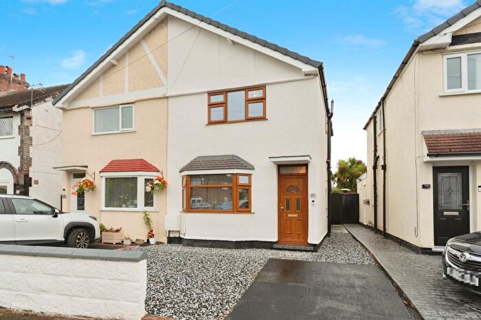 2 Bedroom Semi-Detached House For Sale In Mark Rake, Wirral, CH62