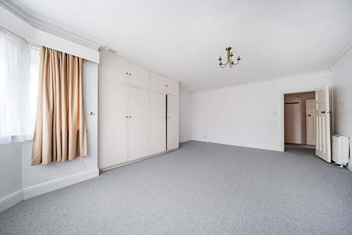 1 Bedroom Flat To Rent In Armitage Road, Golders Green, London, NW11