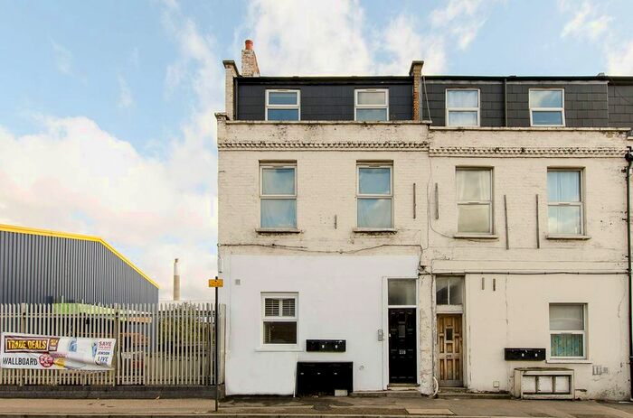 2 Bedroom Flat To Rent In Ilderton Road, South Bermondsey, London, SE15