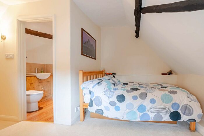 4 Bedroom Detached House For Sale In Manor Road, Oving, HP22
