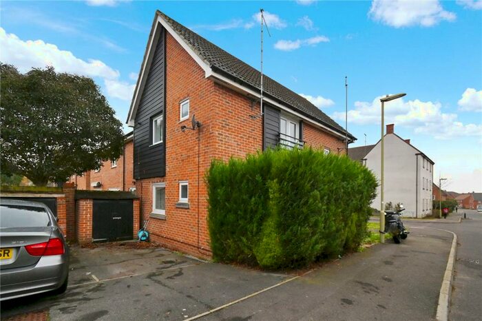 1 Bedroom End Of Terrace House To Rent In Hewitt Road, Basingstoke, Hampshire, RG24
