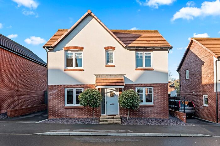 3 Bedroom Detached House For Sale In Canyon Meadow, Creswell, S80