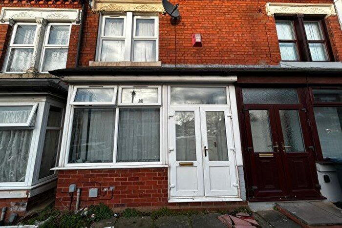 3 Bedroom Terraced House To Rent In Southfield Road, Birmingham, B16