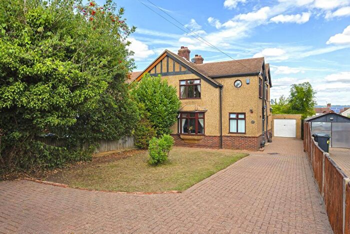 4 Bedroom Semi Detached House For Sale In Sycamore Crescent, Maidstone, ME16