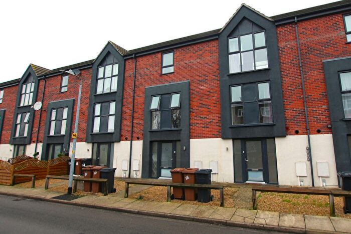 4 Bedroom Town House For Sale In St. Botolphs Crescent, Lincoln, LN5