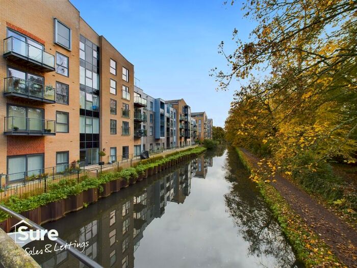 2 Bedroom Apartment To Rent In Harrison House, The Embankment, Nash Mills Wharf, Hemel Hempstead, Hertfordshire, HP3