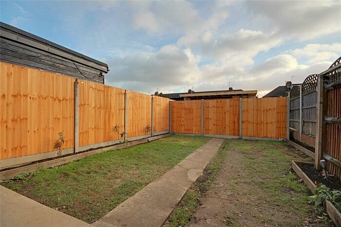 3 Bedroom End Of Terrace House To Rent In Dimsdale Drive, Enfield, EN1