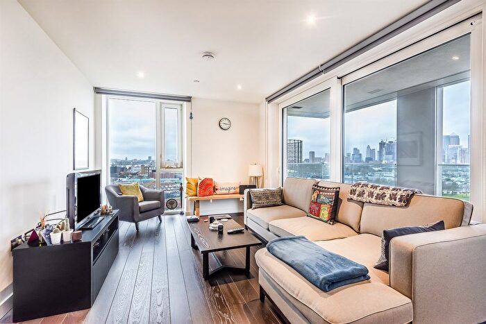 2 Bedroom Flat To Rent In Cable Building, Pilot Walk, Lower Riverside, Greenwich Peninsula, SE10