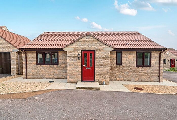 3 Bedroom Bungalow For Sale In Sunridge Gardens, Midsomer Norton, Radstock, Somerset, BA3