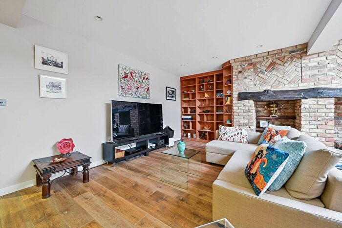 4 Bedroom Detached House To Rent In Riefield Rad, Falconwood Amp; Welling, London, SE9