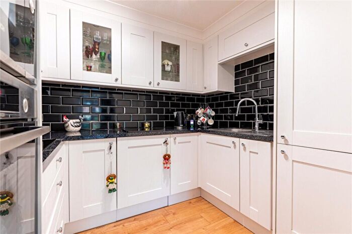 1 Bedroom Apartment For Sale In The Maltings, Newbury, Berkshire, RG14