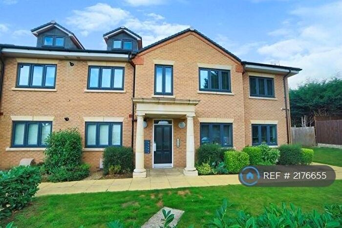 2 Bedroom Flat To Rent In Royal Navy Court, Luton, LU2