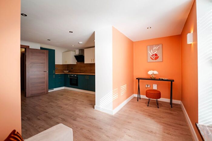 1 Bedroom Flat To Rent In Bedroom Duplex Flat, Crompton Street, Bury, BL9