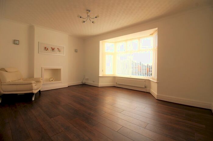 2 Bedroom Flat To Rent In Torsway Avenue, Blackpool, Lancashire, FY3