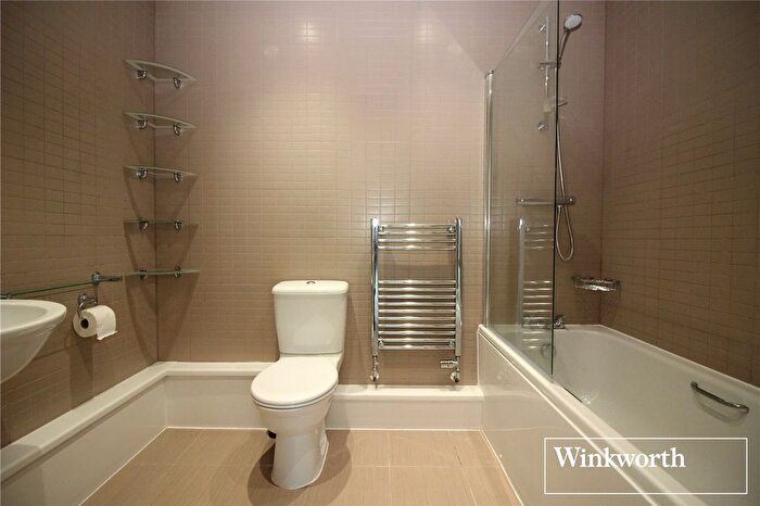 2 Bedroom Flat For Sale In Grade Close, Elstree, Borehamwood, Hertfordshire, WD6