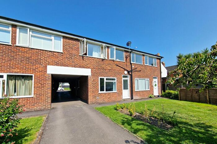 2 Bedroom Maisonette For Sale In Oxenden Road, Tongham, Surrey, GU10