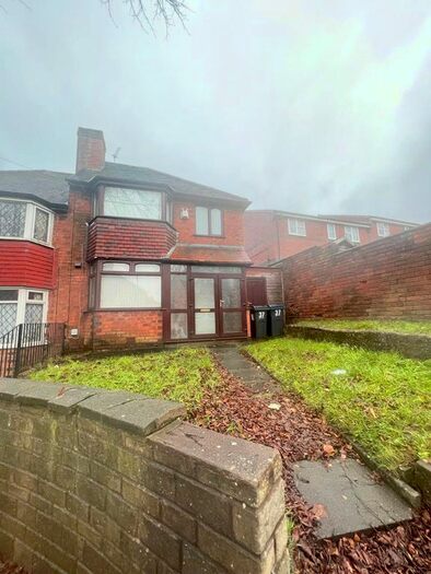 3 Bedroom Semi-Detached House To Rent In Alexandra Avenue, Handsworth, B21
