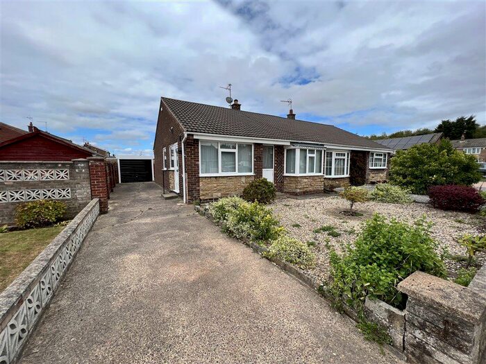 3 Bedroom Semi-Detached House To Rent In Croftway, Selby, YO8