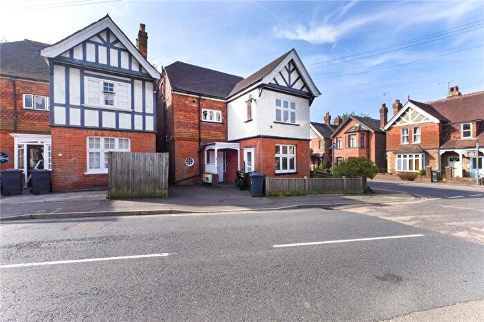 2 Bedroom Apartment For Sale In De La Warr Road, East Grinstead, West Sussex, RH19
