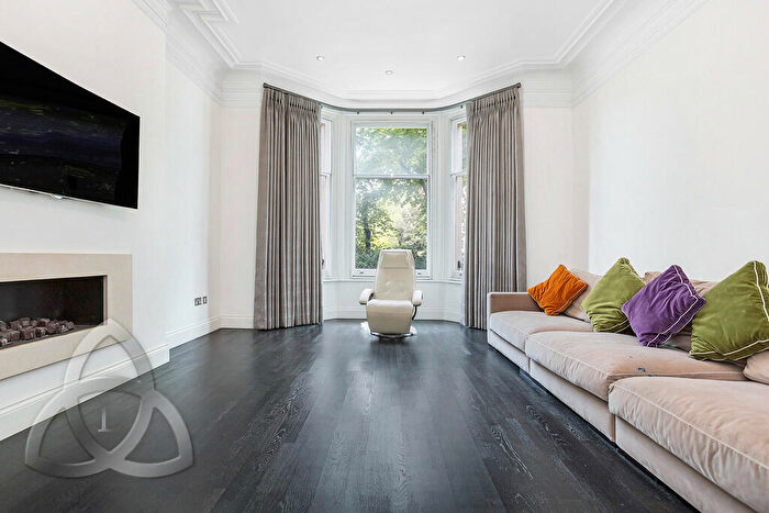 3 Bedroom Maisonette To Rent In Abbey Road, St Johns Wood, NW8