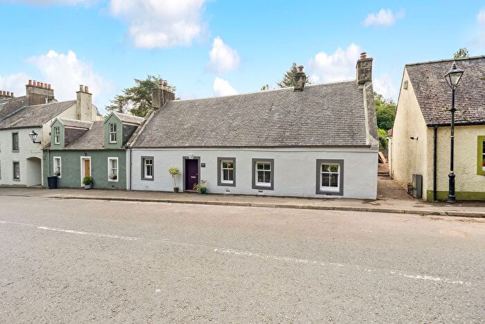 4 Bedroom End Of Terrace House For Sale In Montgomery Street, Eaglesham, G76