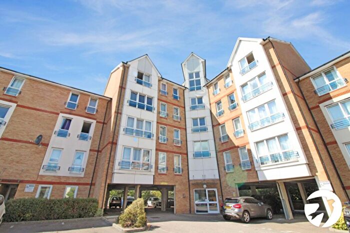 1 Bedroom Flat To Rent In Fairfield Square, Stuart Road, Gravesend, Kent, DA11