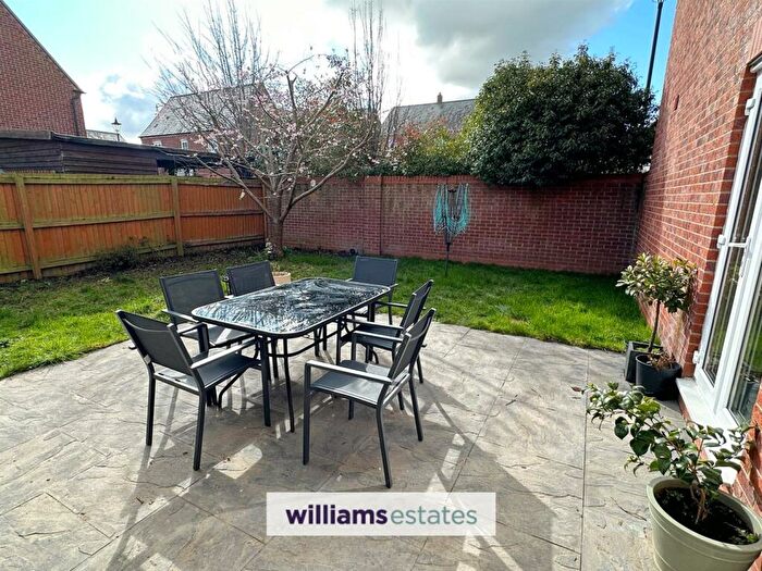 4 Bedroom Detached House For Sale In Stryd Y Barcud, Ruthin, LL15
