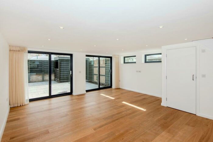 3 Bedroom Terraced House To Rent In Woodstock Road, Oxford, OX2