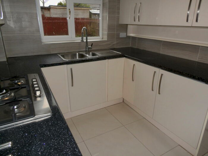 4 Bedroom Detached House To Rent In Stanford Gardens, BB2