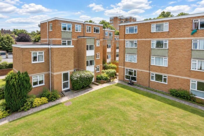 2 Bedroom Apartment To Rent In Effingham Court, Constitution Hill, Woking, Surrey, GU22
